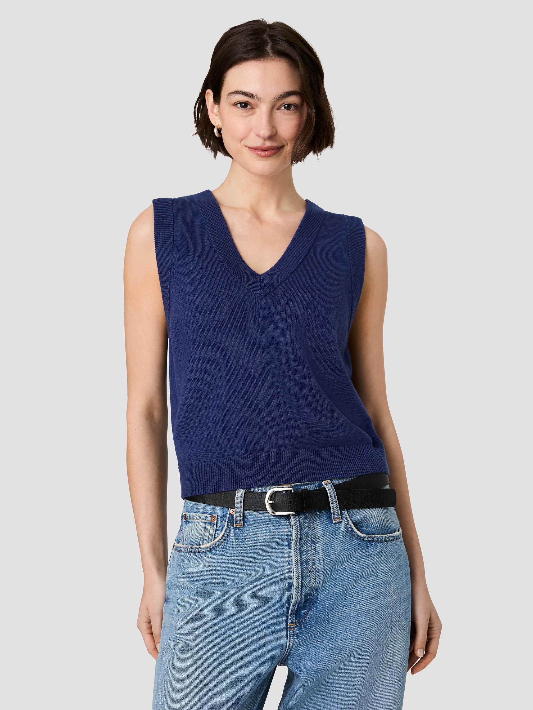 WILLA KNIT V-NECK VEST View 2 | Products WILLA KNIT V-NECK VEST View 2 | Products