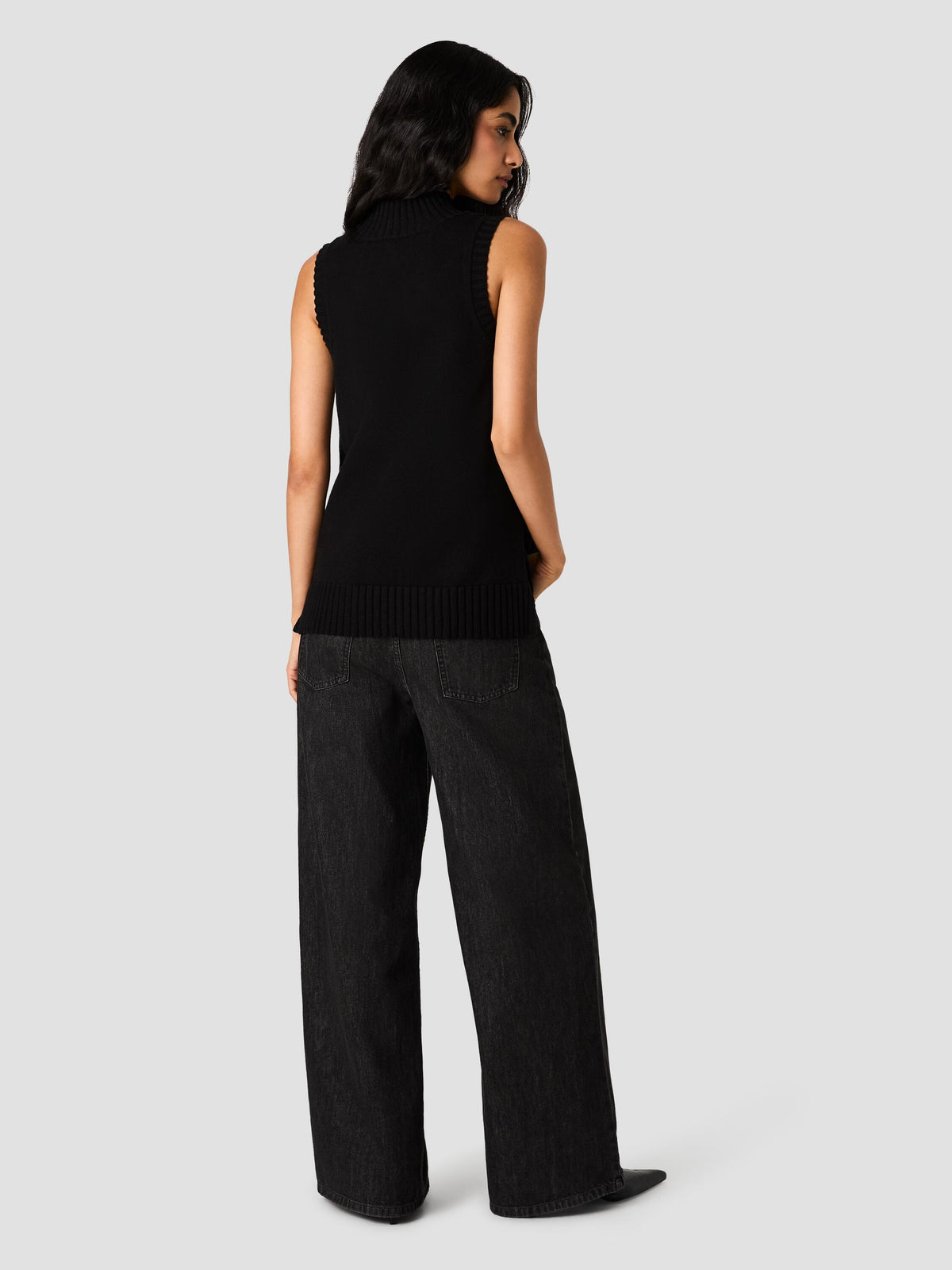COSYSOFT HIGH-LOW SWEATER VEST VIEW 5 | The Layering Shop COSYSOFT HIGH-LOW SWEATER VEST VIEW 5 | The Layering Shop