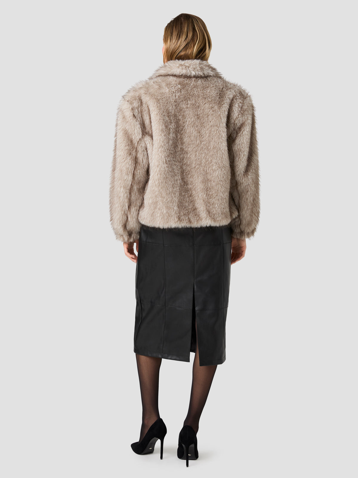 ELIO FAUX FUR OVERSIZED JACKET VIEW 4 | The RSVP Edit ELIO FAUX FUR OVERSIZED JACKET VIEW 4 | The RSVP Edit