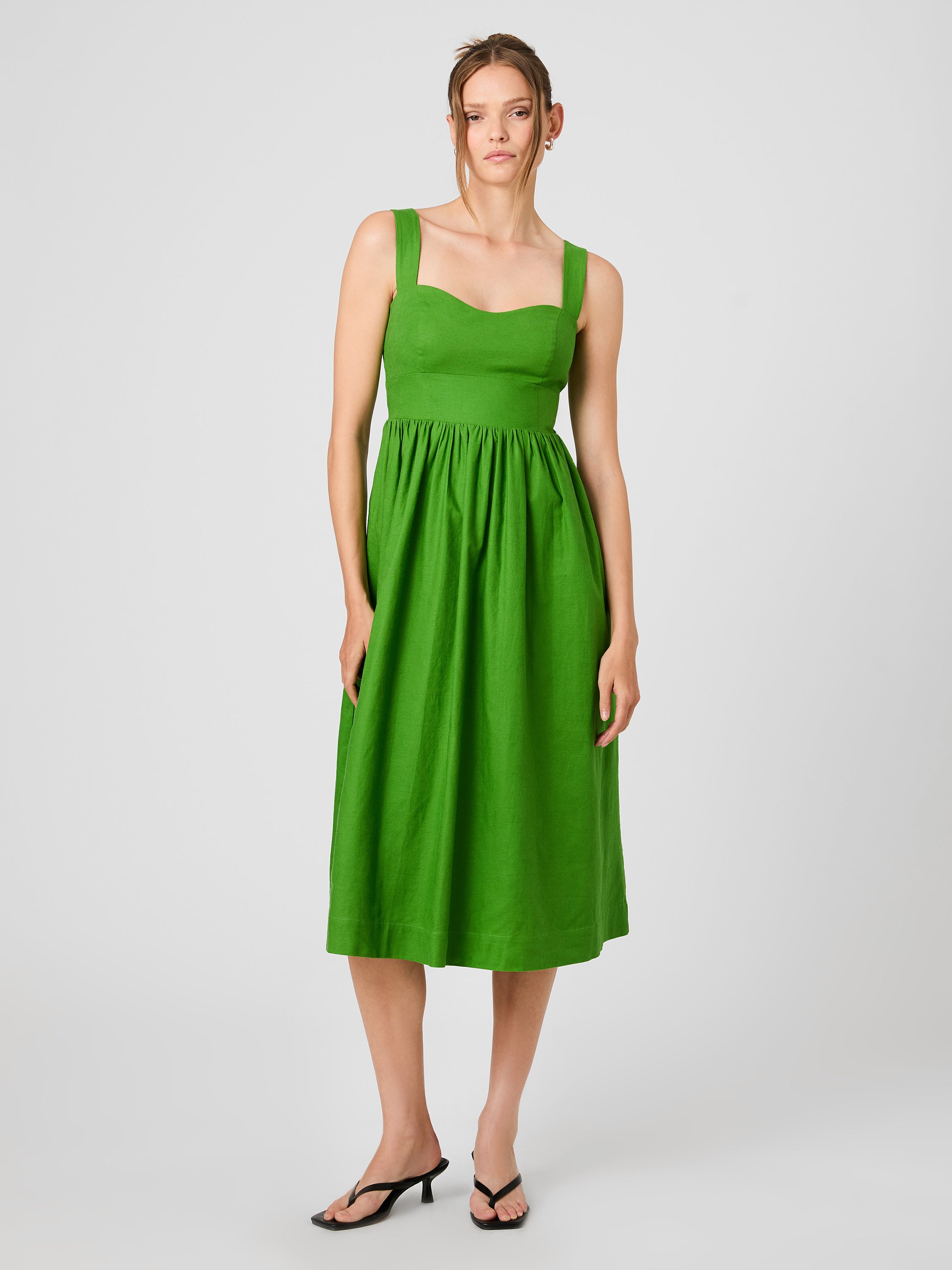 ASPEN LINEN MIDI DRESS VIEW 4 | Vacation Edit