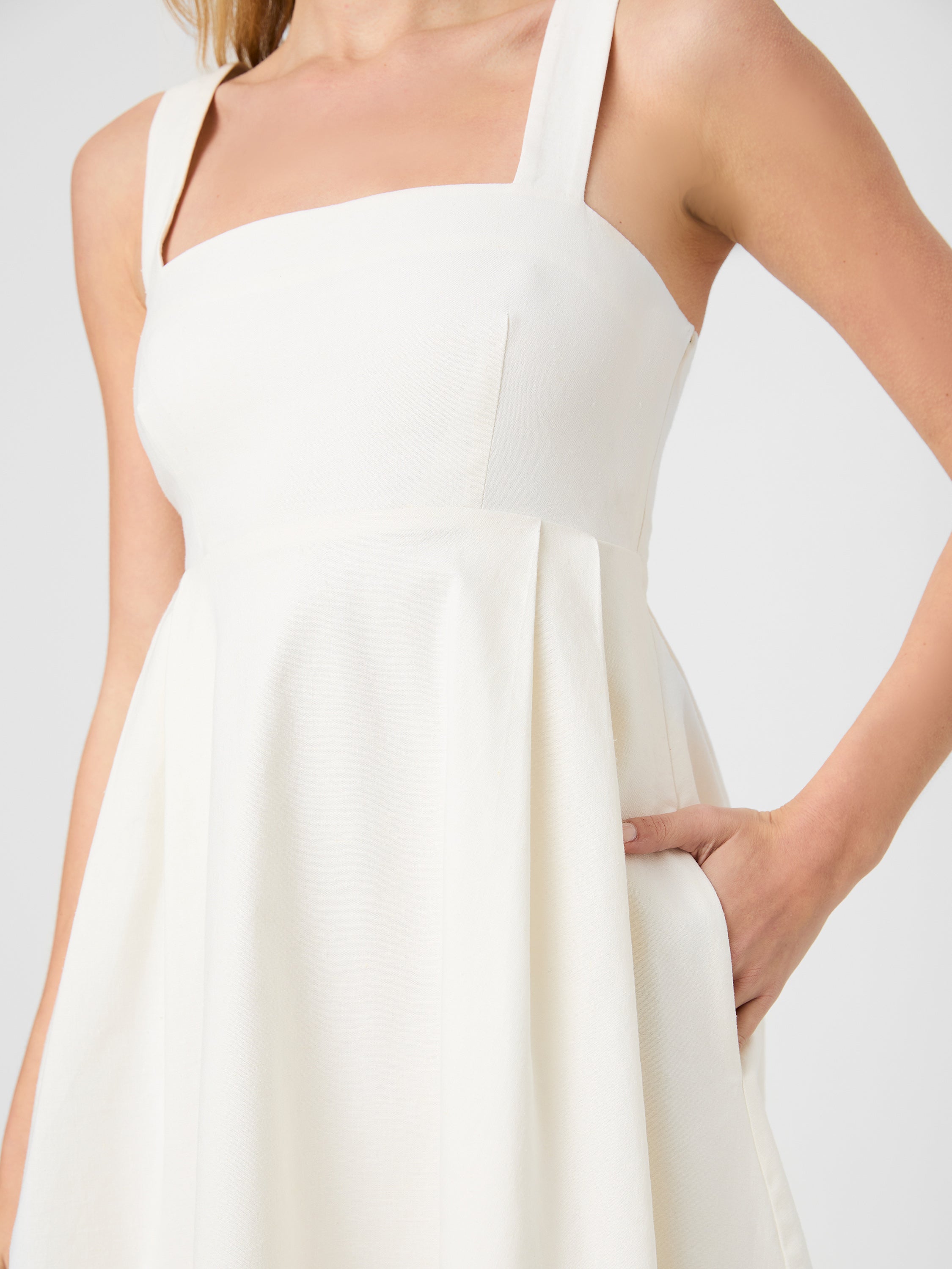 French Connection Women's Sleeveless Babydoll Mini Dress - Summer White - Size L French Connection Women's Sleeveless Babydoll Mini Dress - Summer White - Size L