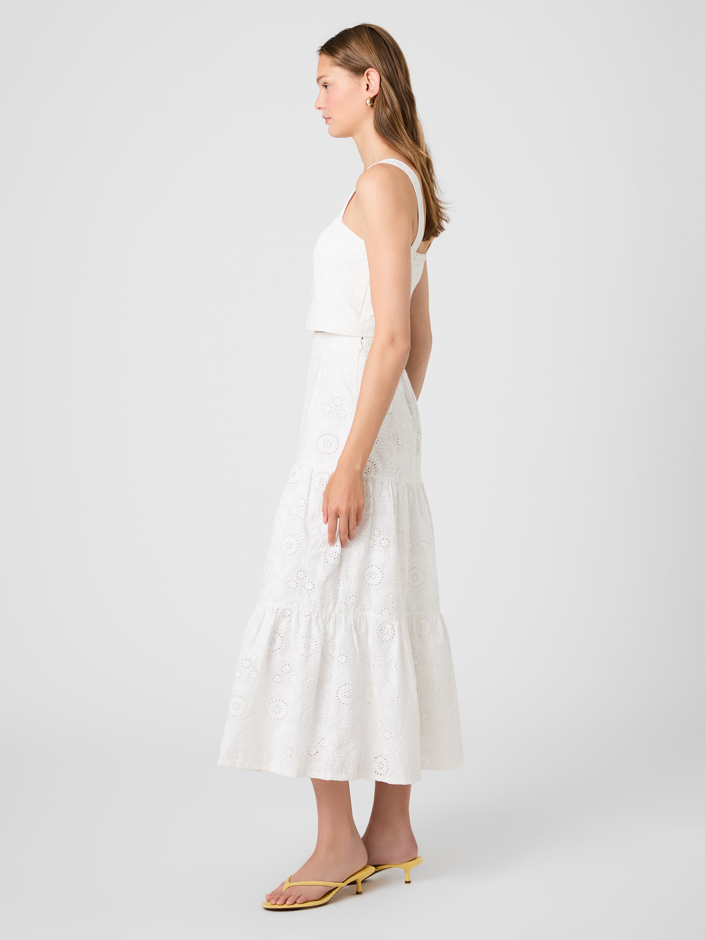 SVEA FLORAL EYELET TOP VIEW 3 | Vacation Edit