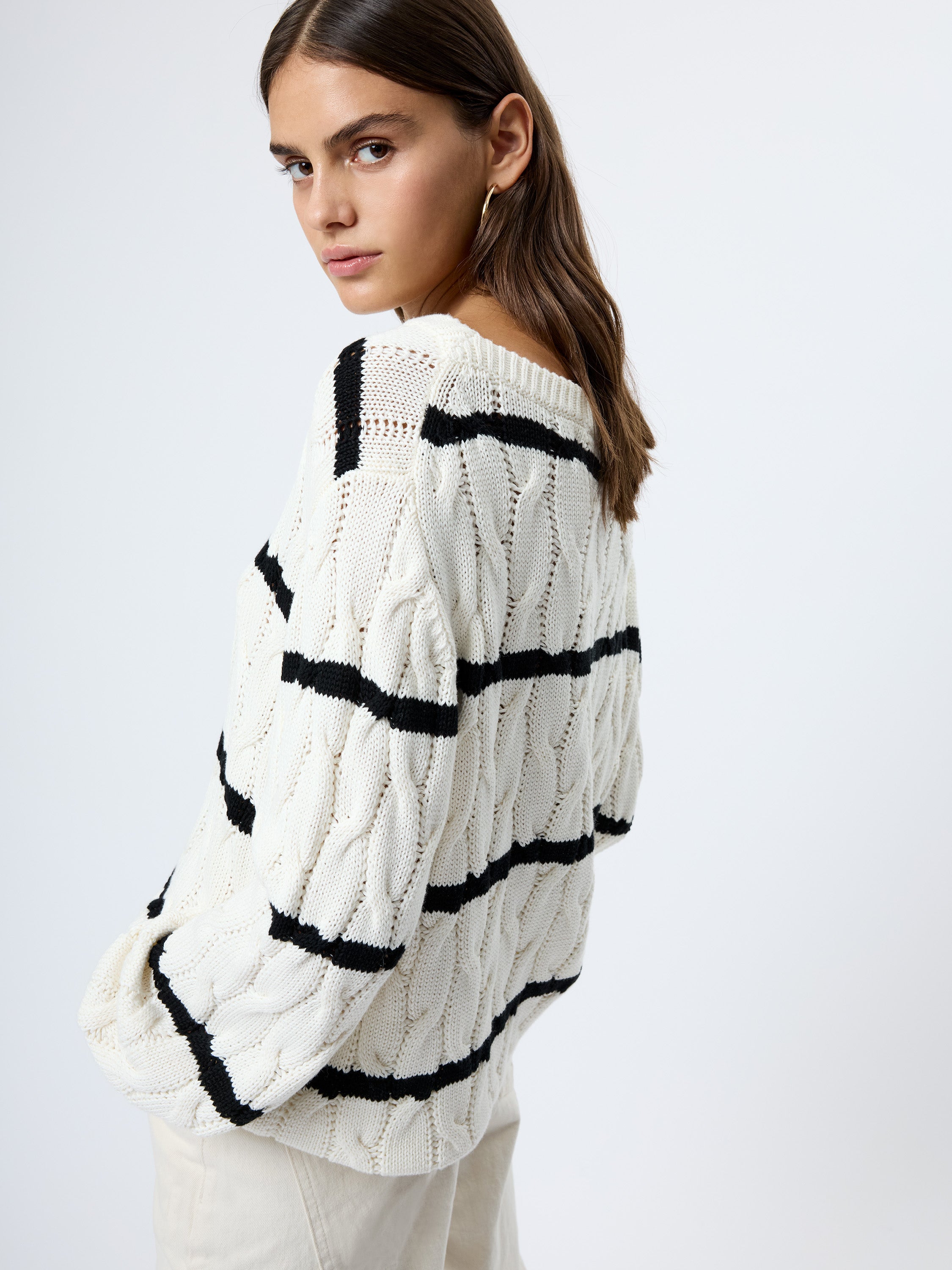 Mozart Chunky Cable Knit Pullover