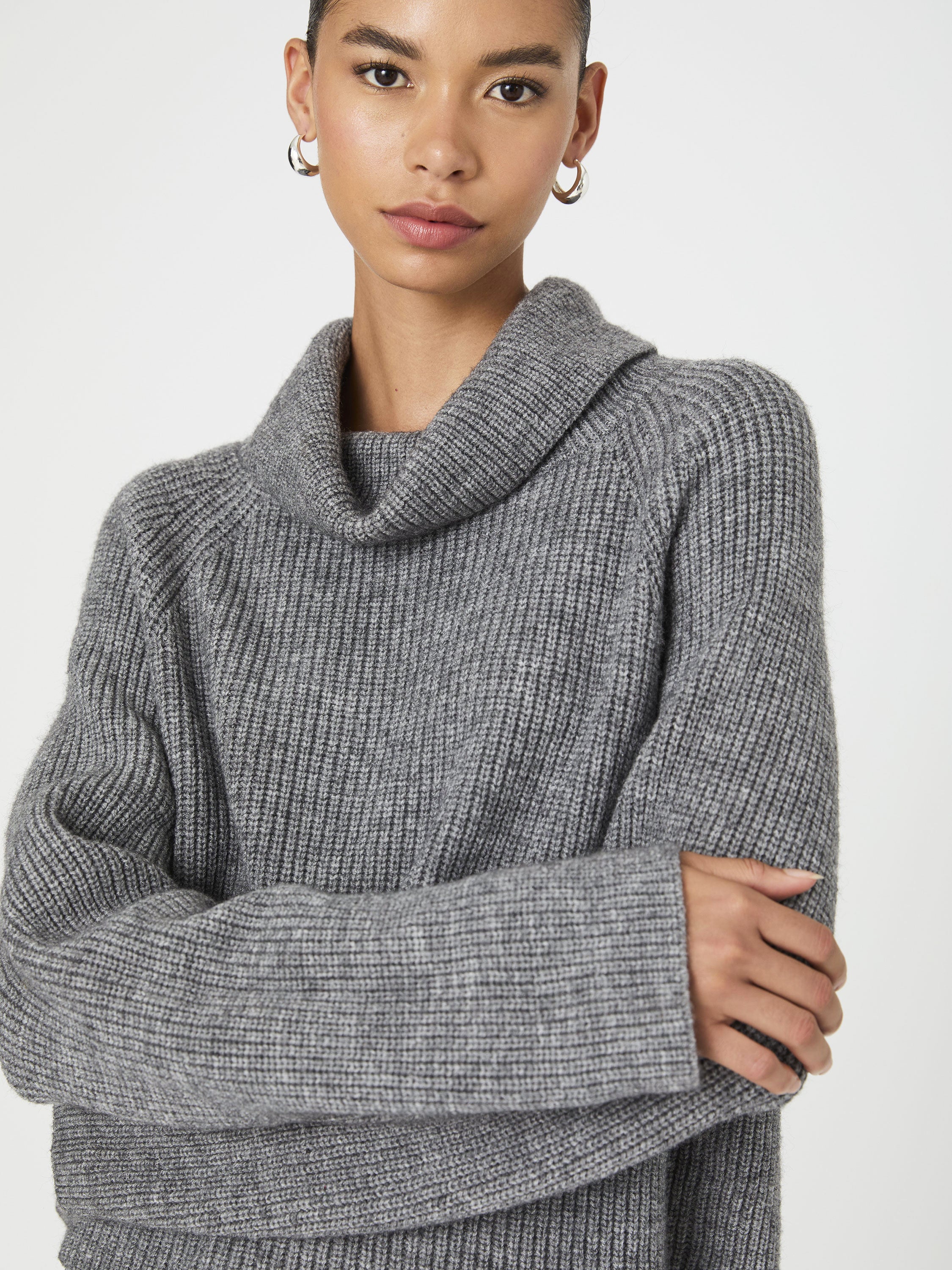 [RECTO] / ☆ 24FW TURTLE NECK FLOWING KNIT CAPE/MELANGE GREY RECTO - Official Website