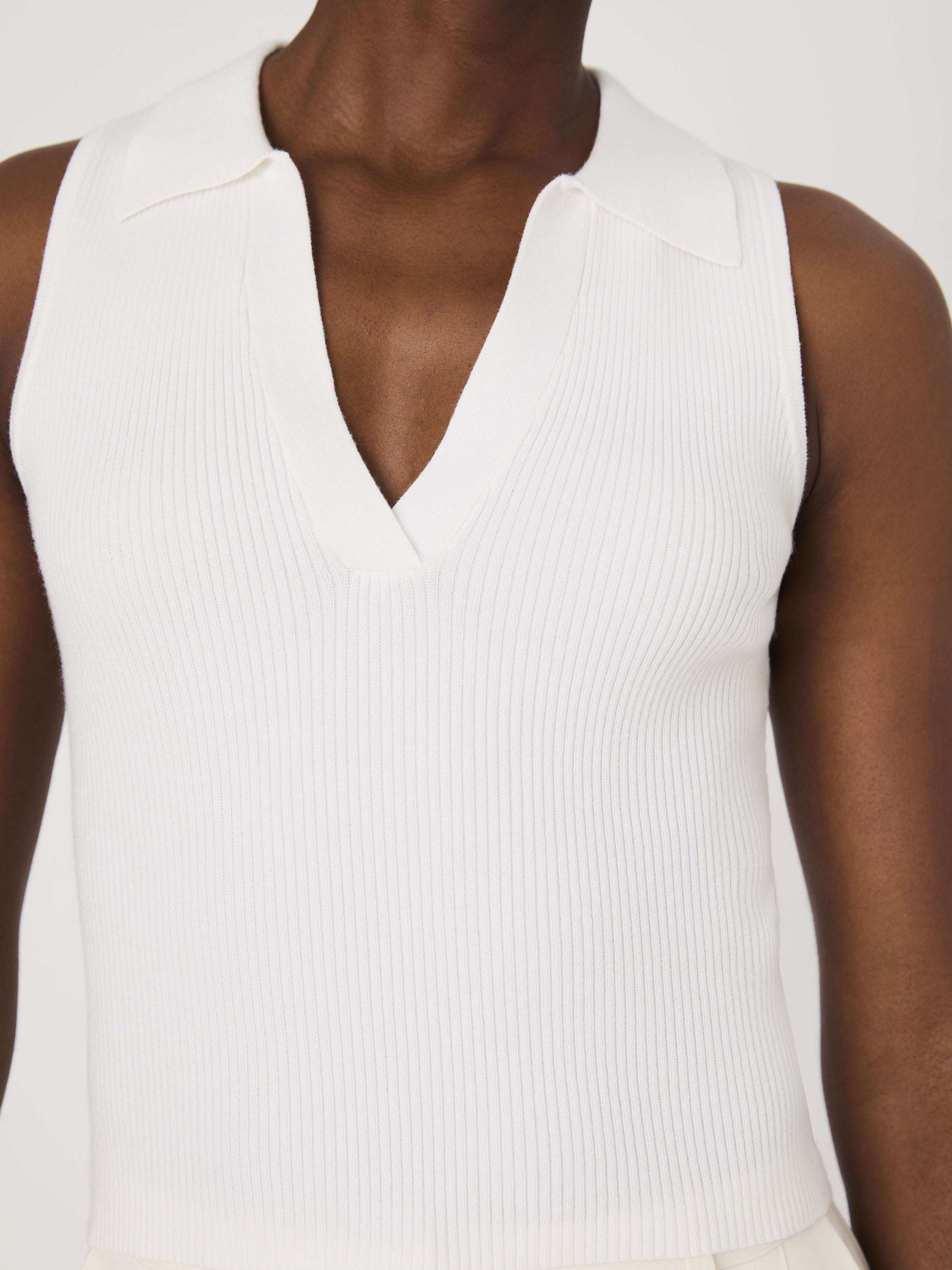 Mozza V Neck Sleeveless Sweater Summer White | French