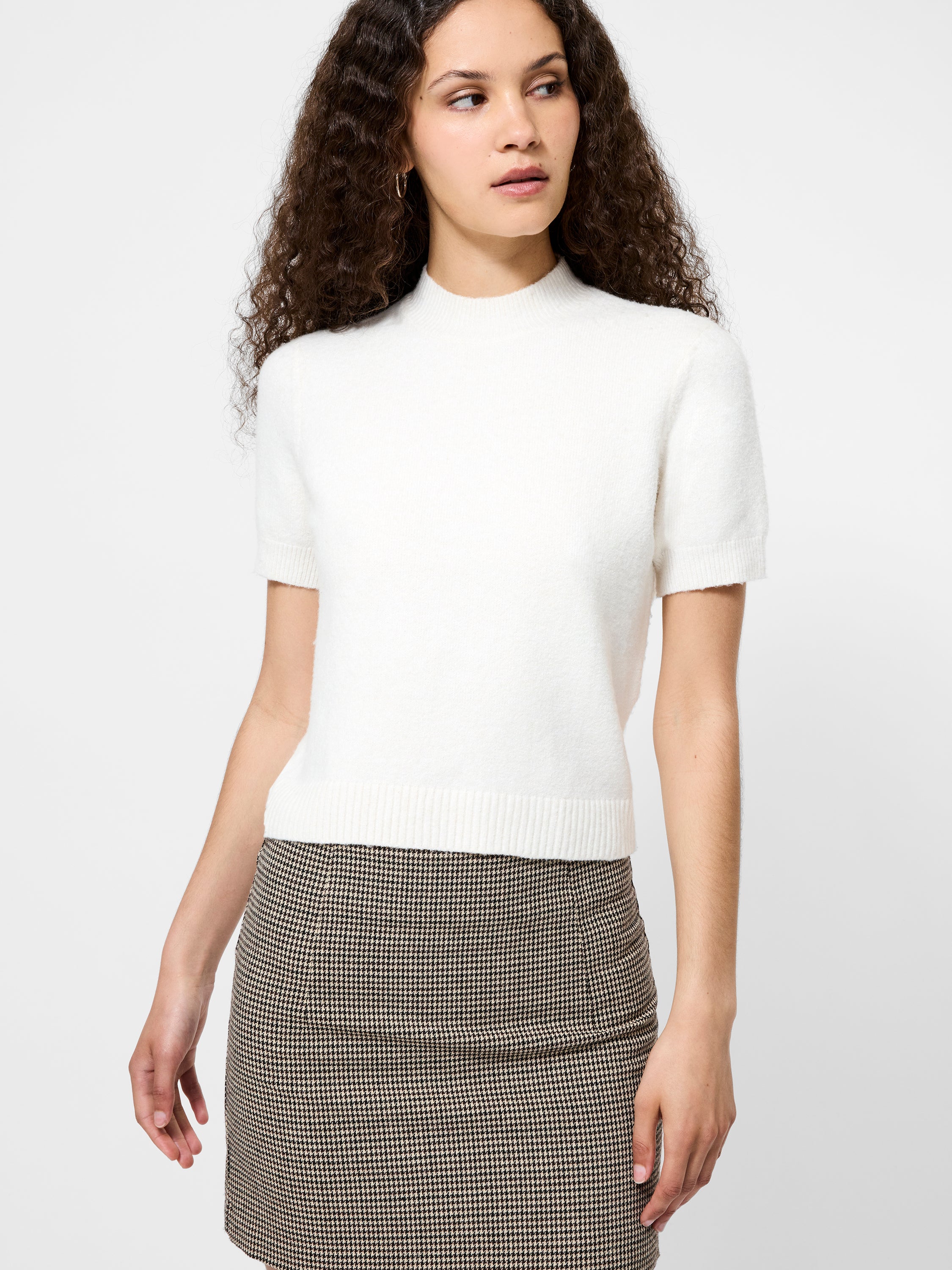 Vhari Mock Neck Short Sleeve Top