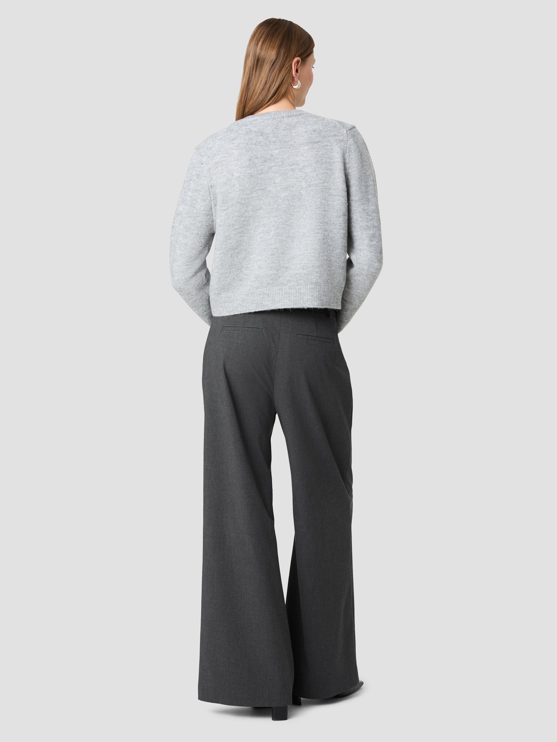 SUZIE KNIT V-NECK PULLOVER SWEATER VIEW 4