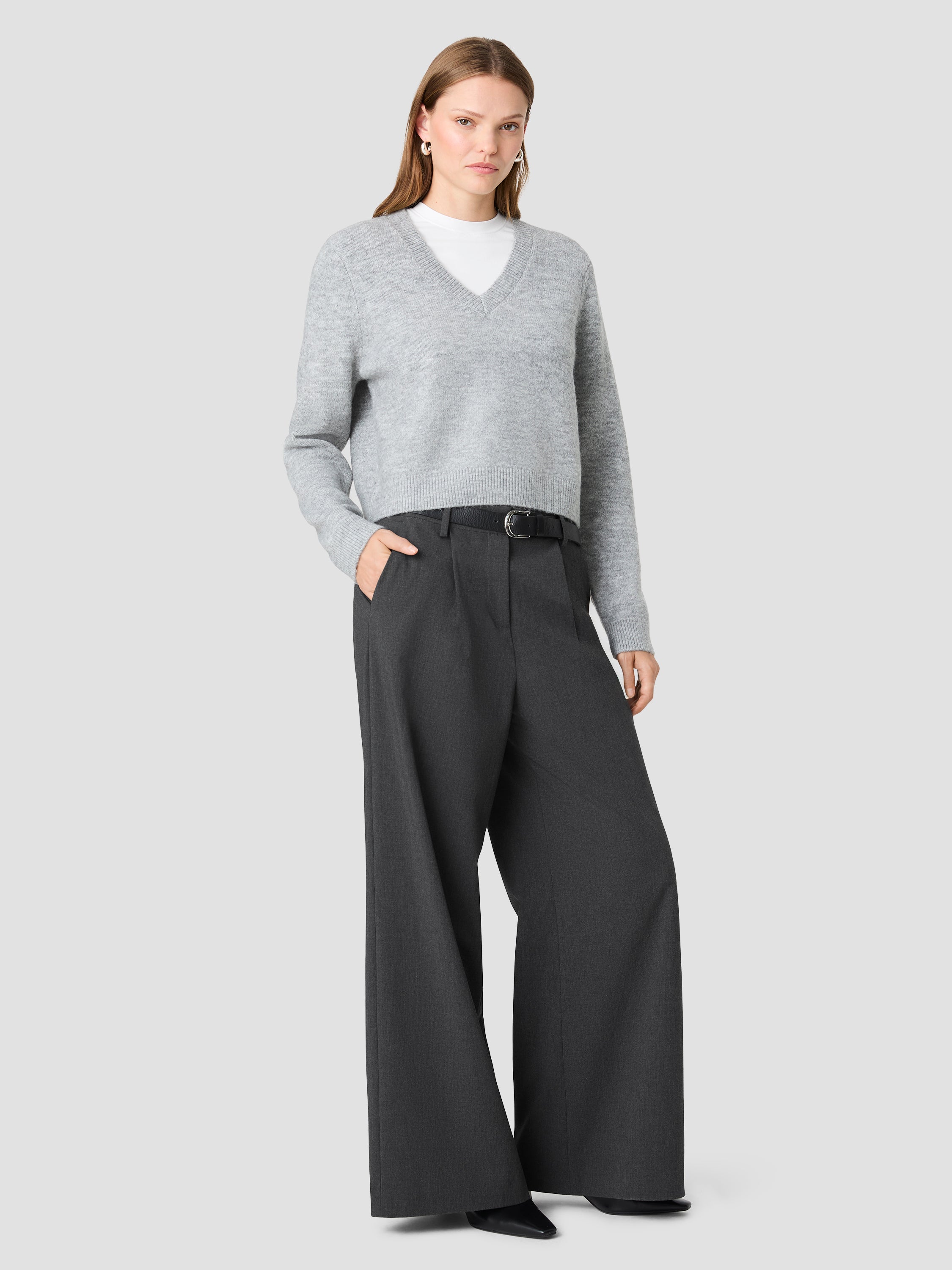 SUZIE KNIT V-NECK PULLOVER SWEATER VIEW 5