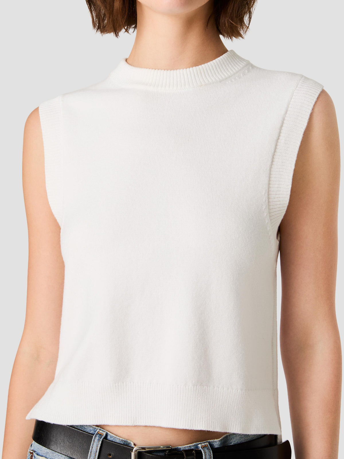 COSYSOFT SWEATER VEST VIEW 3