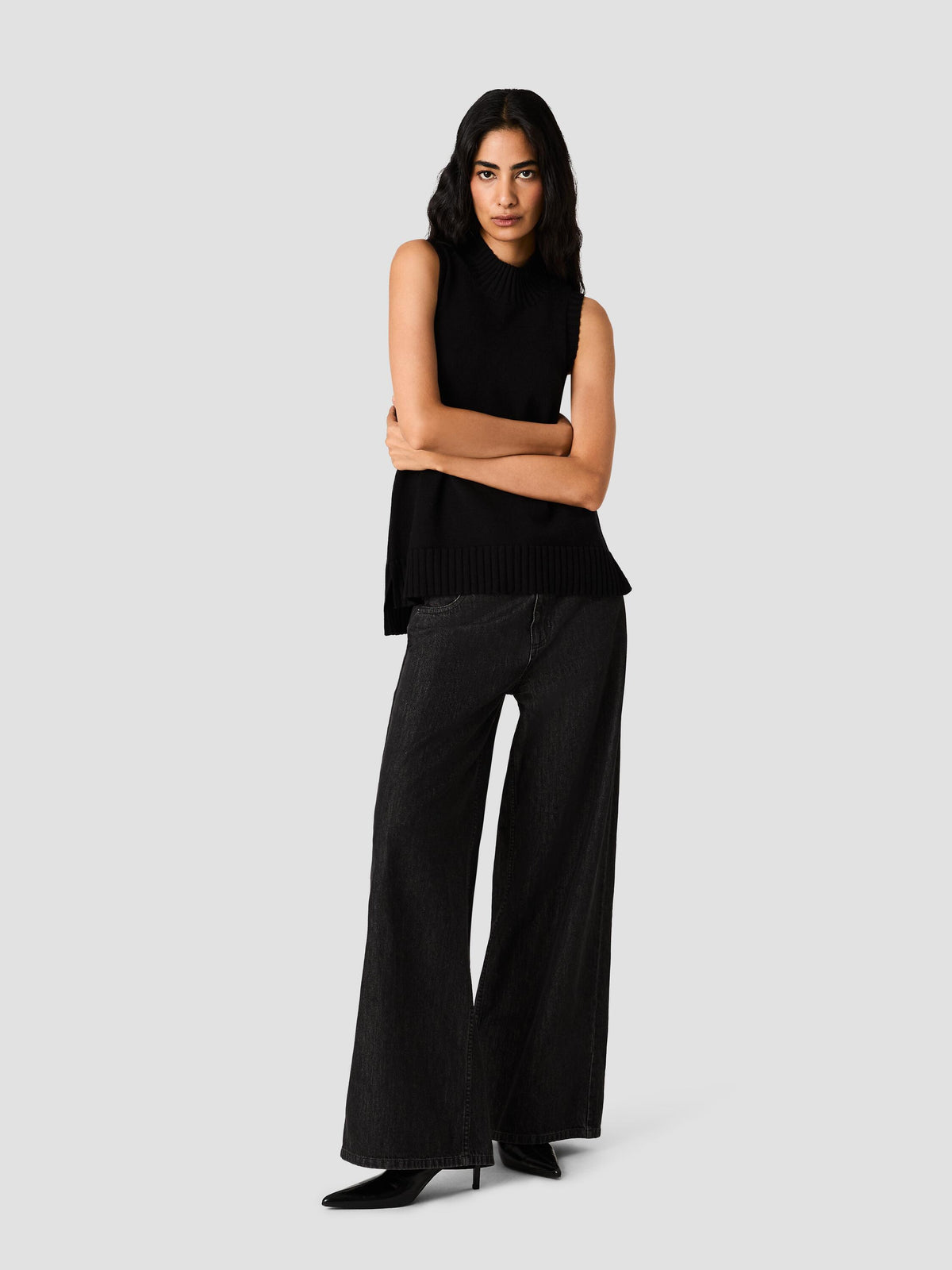 COSYSOFT HIGH-LOW SWEATER VEST VIEW 6 | The Layering Shop